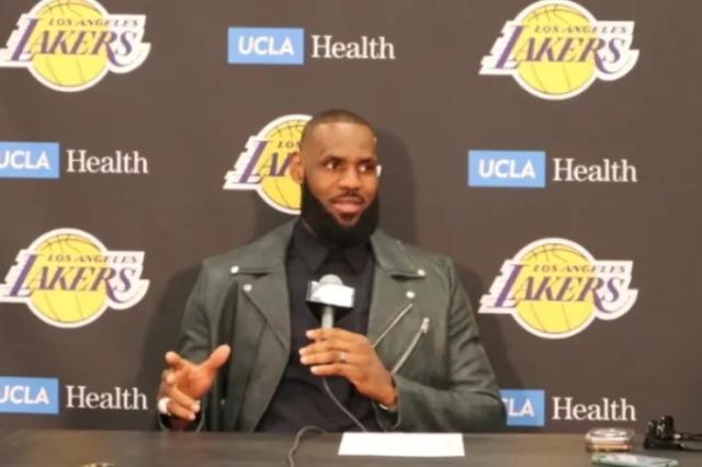 关键球甩锅再引争议 詹皇不满裁判判罚:NBA白看了
